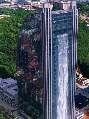 世界最高人造瀑布大楼每小时耗电800大洋现实版日照香炉生紫烟遥看