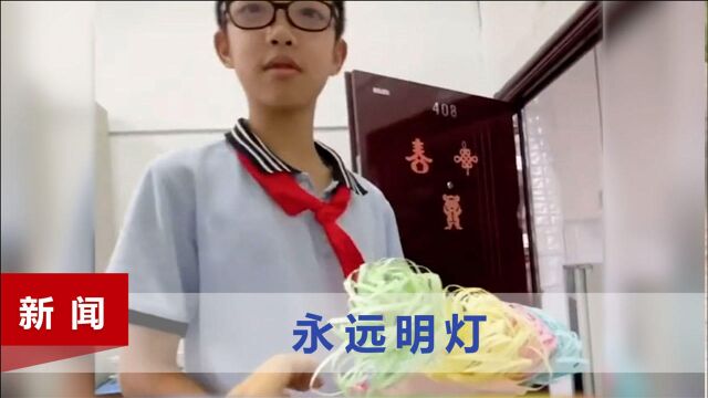 正值教师节,安徽一校长变“采花大盗”,学生拿着礼物愣在原地