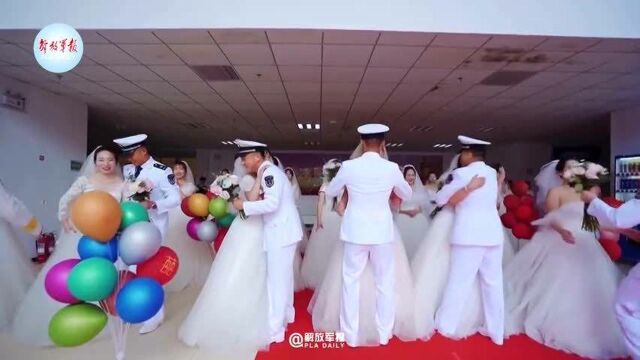 糖分超标!海军集体婚礼太甜了