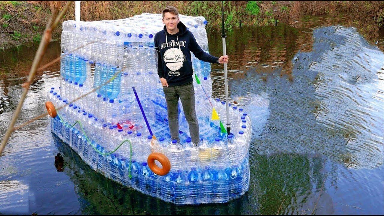 牛人奇思妙想,用矿泉水瓶做成漂浮船,网友:太秀了!_腾讯视频