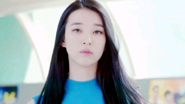 韩国女星金宣雅走路带风的女神