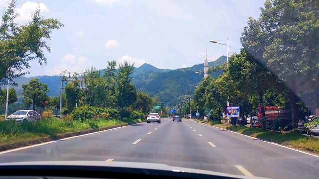 初次到贵州榕江县,道路规划和环境太好了!具有不错的发展前景