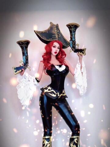 英雄联盟女枪cos:这算不算皮裤天花板?