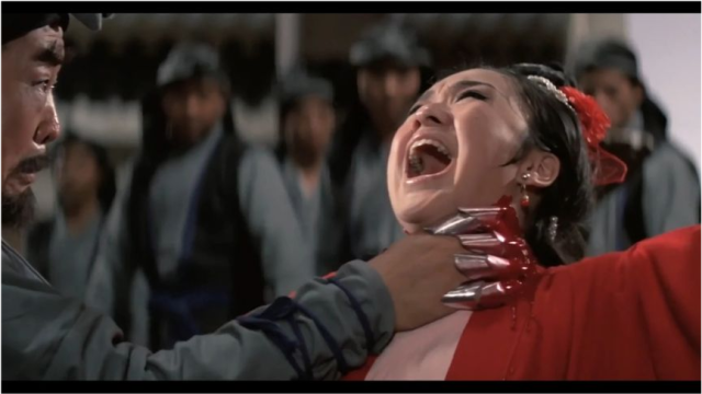 老头善用五爪铁指搞偷袭却误杀队友,邵氏电影《鹰王》