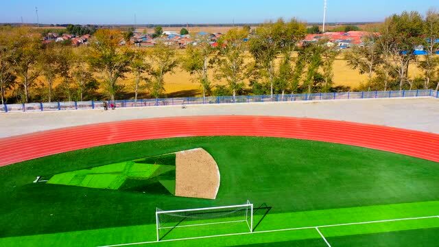 泰来县第三中学校体育场