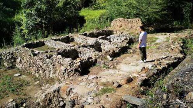 福建山区发现神秘石坑,到底用来做什么?为何突然全部废弃不用了