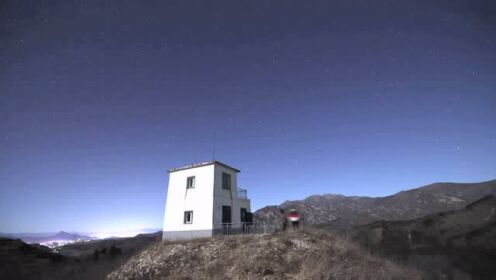 喇叭沟门成热门星空观测地 爱好者们在零下十度山区拍流星雨