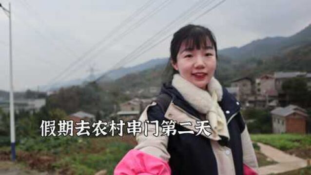 喜欢到农村串门,今天遇一位勤劳的农村嬢嬢,很会享受农村生活