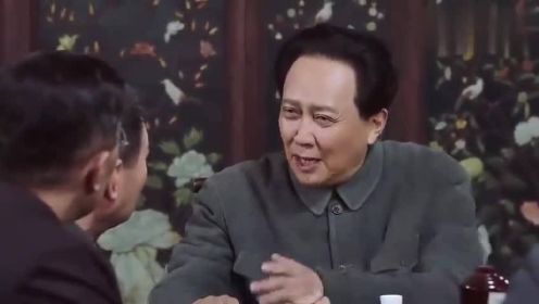 毛泽东：毛主席宴请吃饭，能与主席同桌吃饭的，各个都不简单！