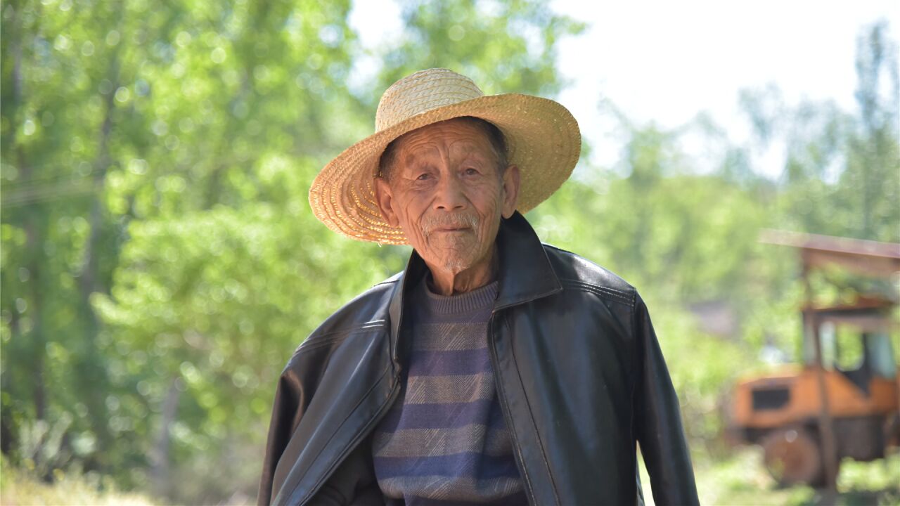 89岁乡村爷爷好唱戏,年轻时也是名角,外号"陈世美"_腾讯视频