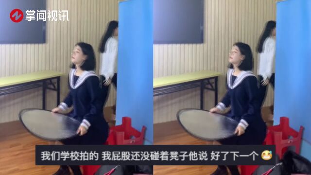 卷死所有人!学校拍毕业证件照,女生自带反光板打光