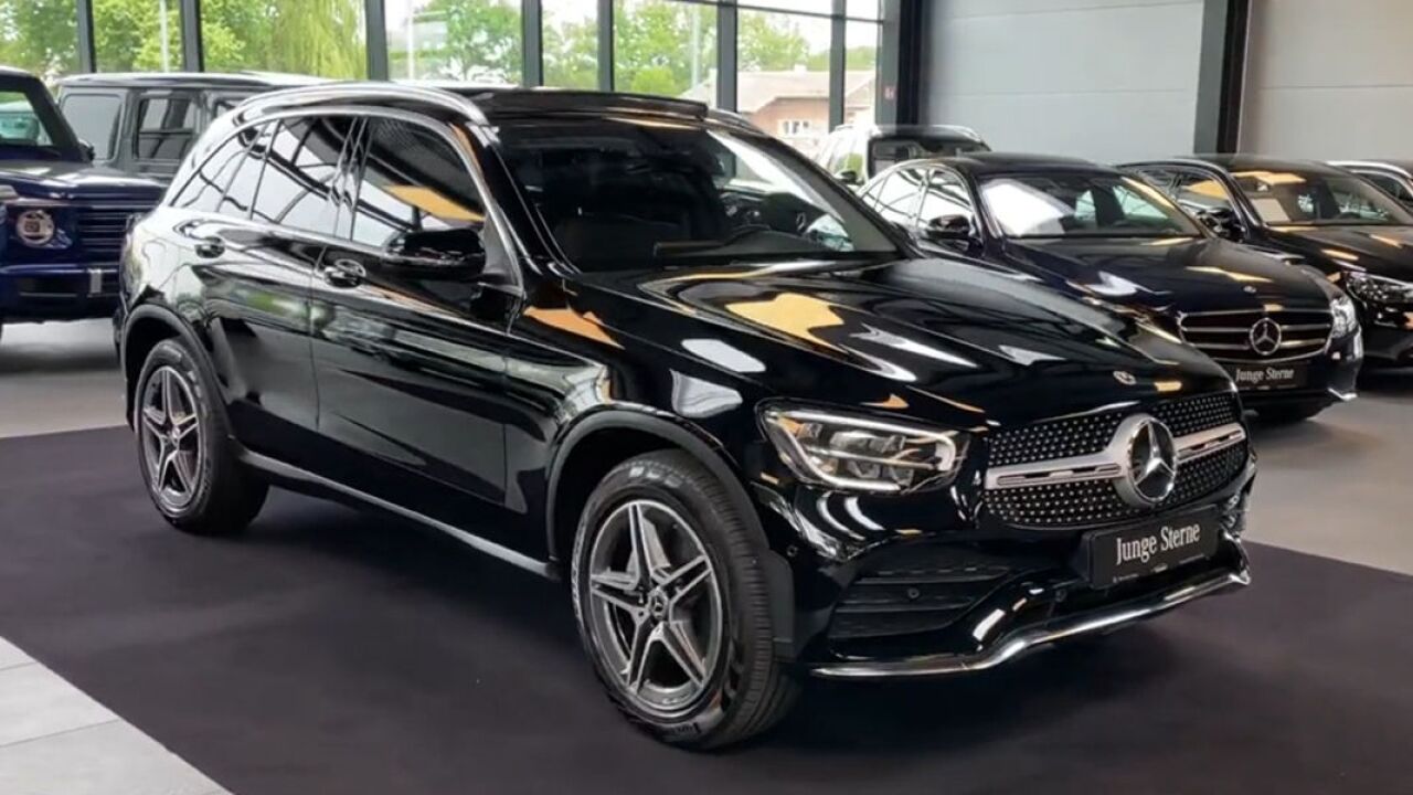 新车到店,实拍2022款奔驰glc200,外观内饰静态体验,太帅了