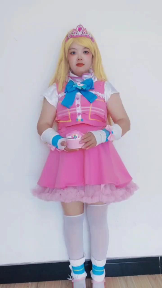 自己做的衣服模仿动画片乐美公主捕捉萌可下次安排新版小魔仙的三位魔