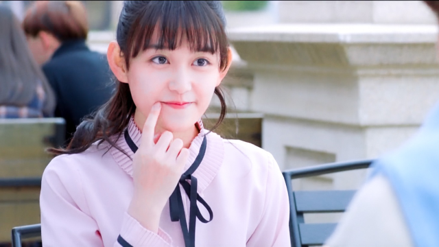 蒋依依空气刘海造型真的好有灵气!