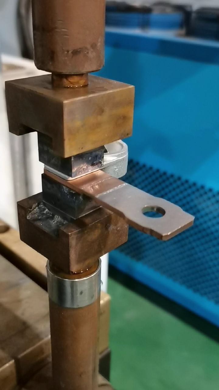 安嘉汽车电瓶连接件焊接样品