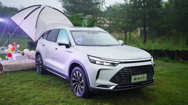 能轻松搞定多场景生活的大尺寸居家suv,实拍体验北汽x7