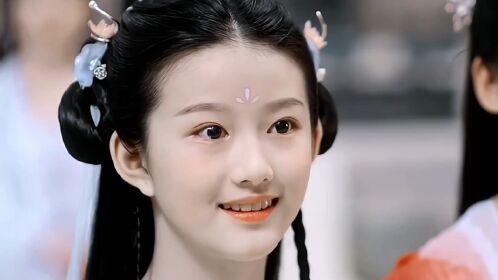 宠溺的眼神,谁能拒绝这么绝的容颜呢#成毅#刘琪锜#古风混剪