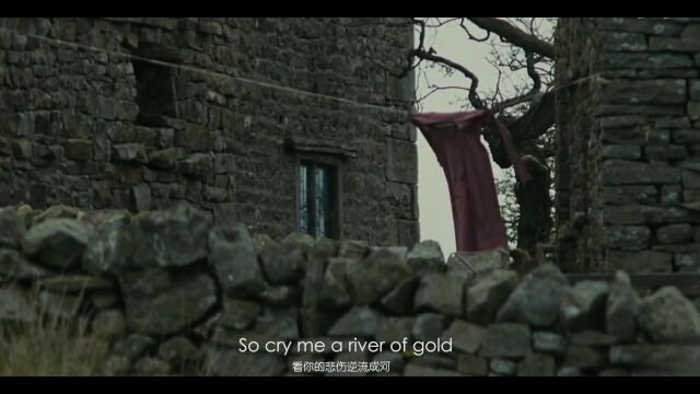 前奏响起便以沦陷的英文歌曲《River of Gold》忧伤又甜美