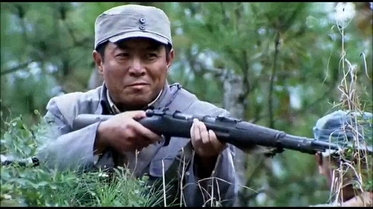 影视:八路军埋伏在山坡,就等鬼子车队从这里经过。直接一波手榴弹炸的鬼子四处乱窜。_高清1080P在线观看平台_腾讯视频