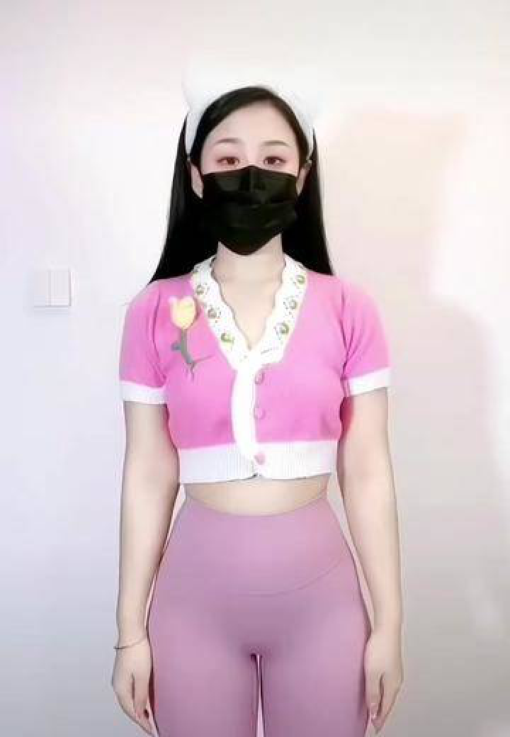 #美女摇#美女#身材秀#卖萌#特效拍摄#性感美女#手势舞#露脐装_腾讯视频
