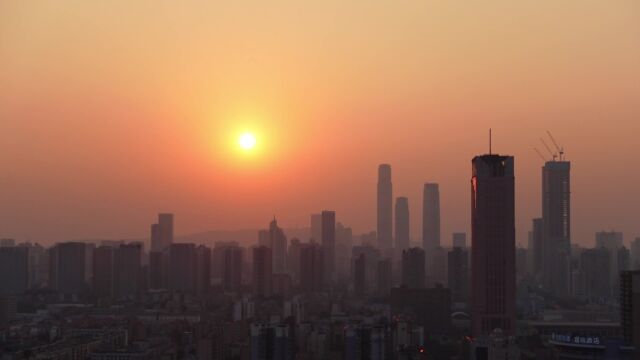 长沙网红景点万家丽28楼停机坪,夕阳日落延时摄影,风有点大