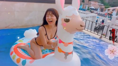 韩国DJ美女夏日度假有美食还有泳池玩水！