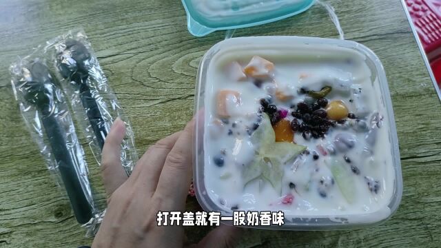 在淡季的美食能热销 离不开套路 探店品凡水果捞