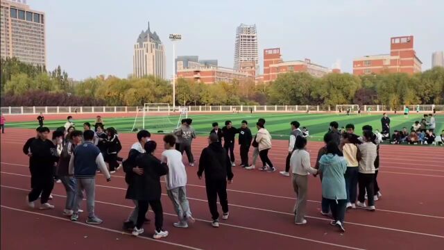 我院团委学生会成功举办素质拓展活动