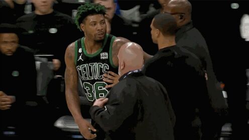 《俄克拉荷马雷霆》NBA官方：斯马特被罚款3万5千美元，原因是对裁判使用不恰当语言