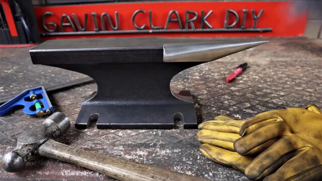 I turn a Railroad Track into an Anvil using an Angle Grinder