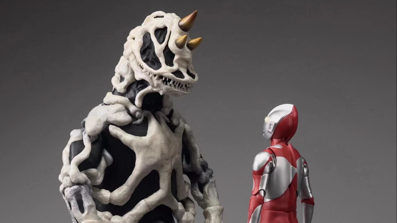 莫名其妙被奥特曼揍了一顿!rah辛勃 怪兽墓场 开箱 试玩