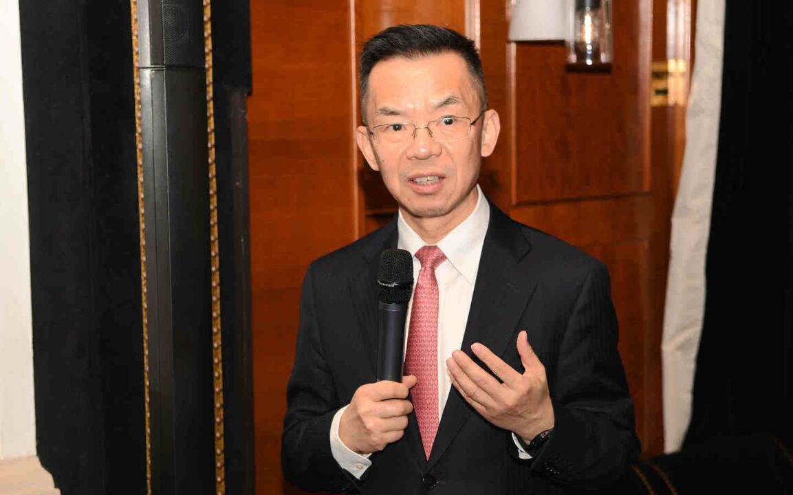 独家专访中国驻法大使卢沙野