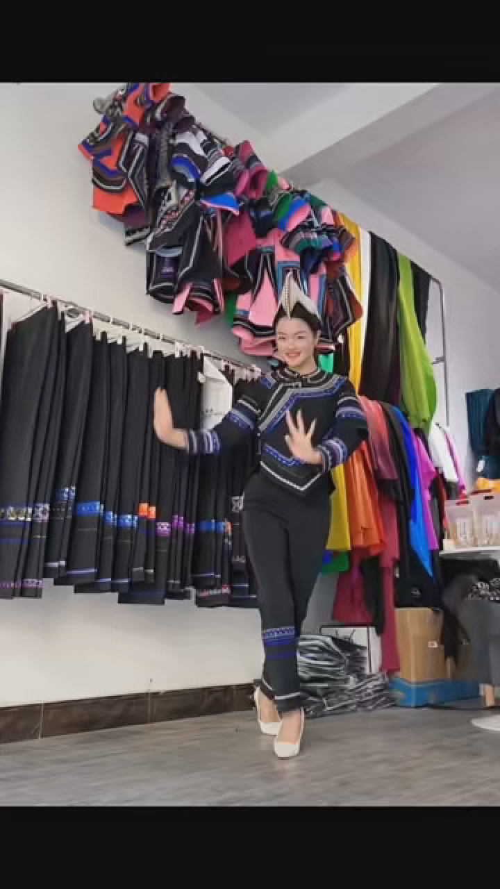 漂亮的哈尼族姑娘 #哈尼族服装 #哈尼族美女 #哈尼族