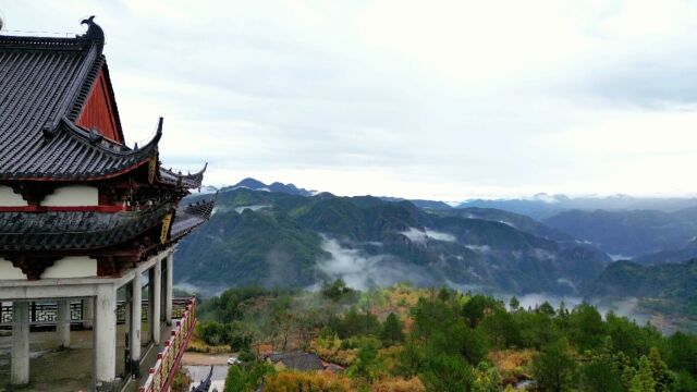 福建省宁德市周宁县陈峭村生长在悬崖上的千年古村