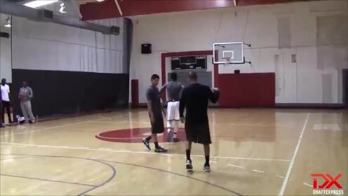 伊曼纽尔·穆迪埃参加NBA选秀前的训练时刻！