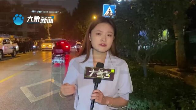 郑州市金水区严查不文明养犬行为,遛狗不拴绳直接扣留,无证养狗视为流浪狗!