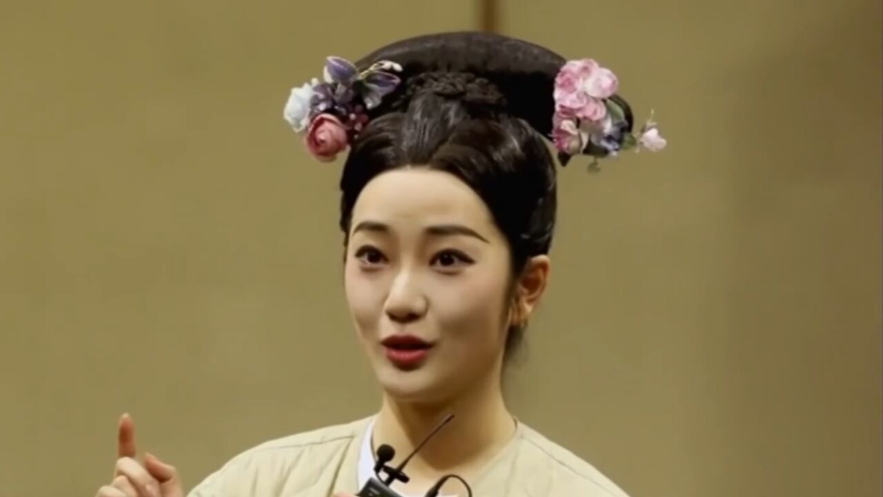 杨琪芳塑造老舍大姐形象,害怕来不及整理头发,经常熬一宿