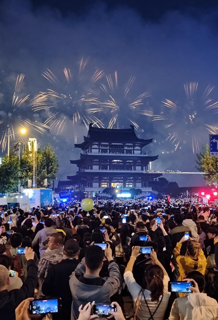 5月20日长沙橘子洲再迎焰火秀官方辟谣假消息