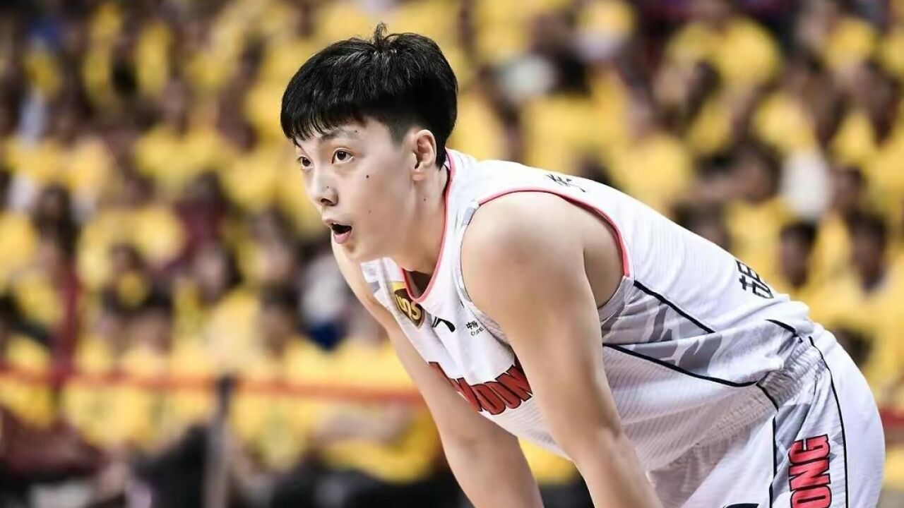 球迷要求太高?胡明轩直言自己成长了,并没有原地踏步