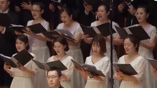 李焕之一生中创作了大量的合唱歌曲,每一首都是经典