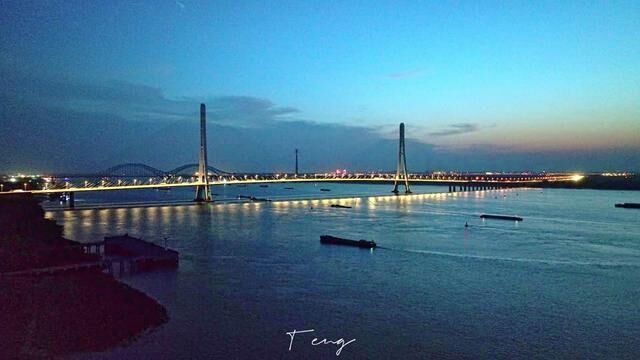 南京大胜关长江大桥#南京 #江边夜景 #长江 #地标建筑#南京长江大桥