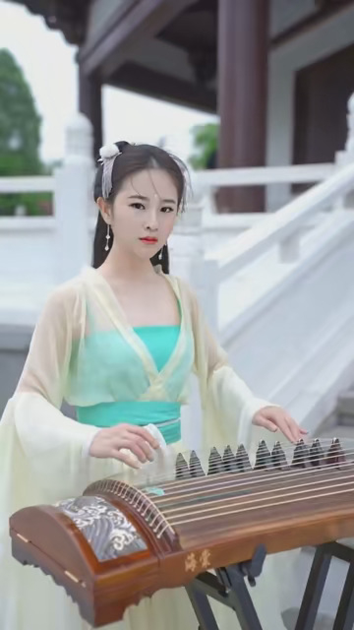 古装美女 #美女古筝演奏 .美女奏乐