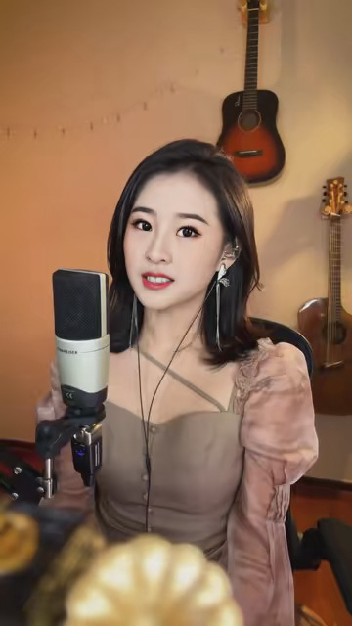 美女唱歌 #只想一生跟你走 美女唱只想一生跟你走真好听