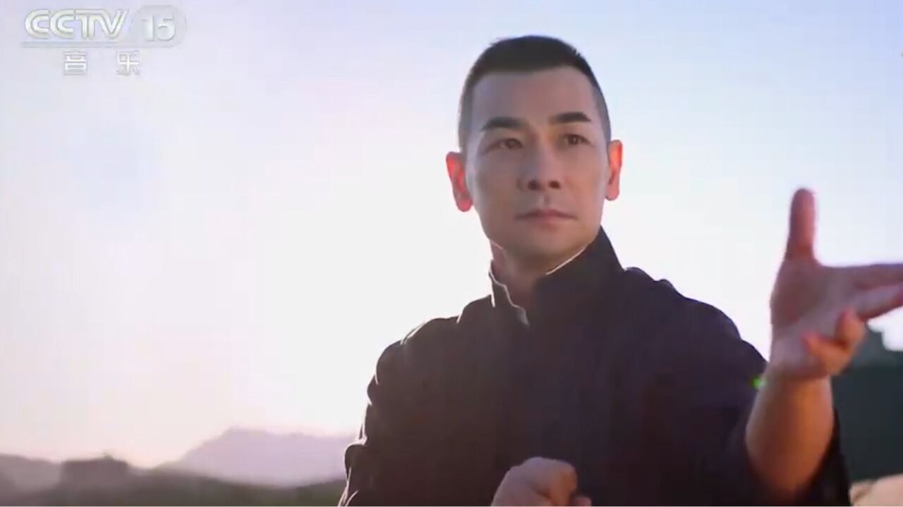 在长城上武术表演《凌云壮志》,赵文卓张含亮身法太牛了_高清1080P在线观看平台_腾讯视频