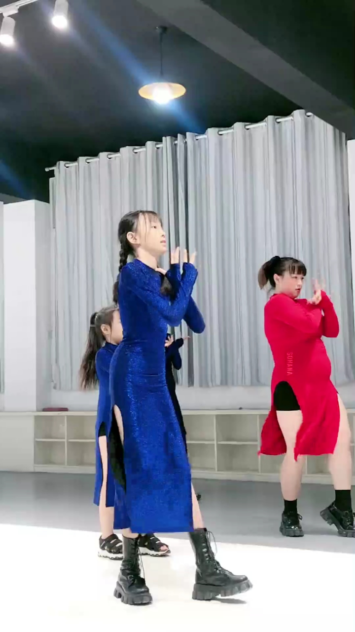 童模宋小睿彩排舞蹈,有舞蹈功底就是不一样,全场小睿跳的最好!