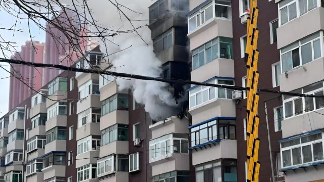 沈阳市和平区一小区发生燃气爆燃 现场一人受轻伤