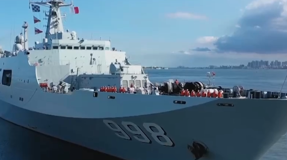 071型登陆舰,不仅投送能力优异,自身作战能力也十分出色