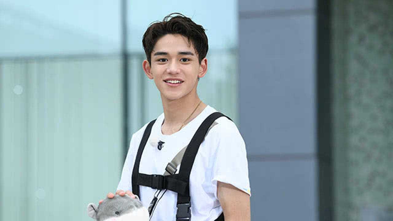 黄旭熙cut:灵魂模仿乌龟叫 扇贝叫_综艺_高清1080p在线观看平台_腾讯