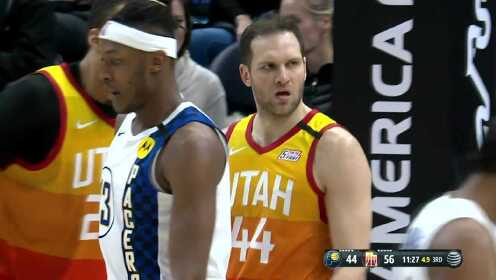 《NBA全场回放》【原声回放】步行者vs爵士第3节 米切尔鬼魅妙传助飞戈贝尔