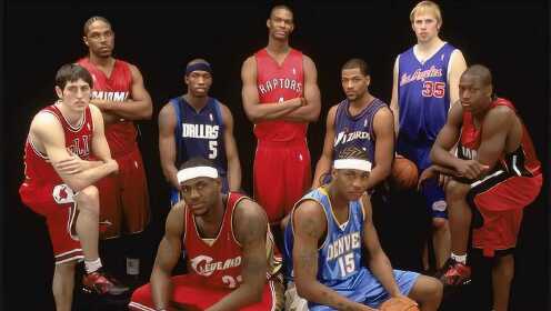 《NBA全明星》还记得2003年新秀赛 詹皇和甜瓜怎么玩转最后两分钟的吗